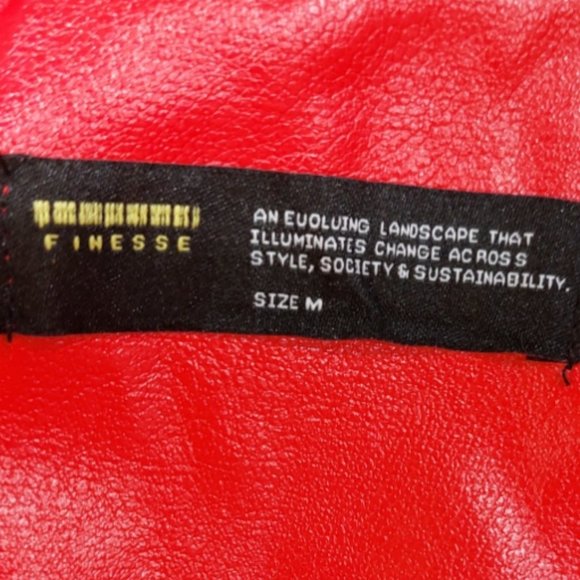 💥SHOWSTOPPER💥Leather Coat with Oversized Fur Collar in Shiny Scarlet Red - Picture 15 of 16